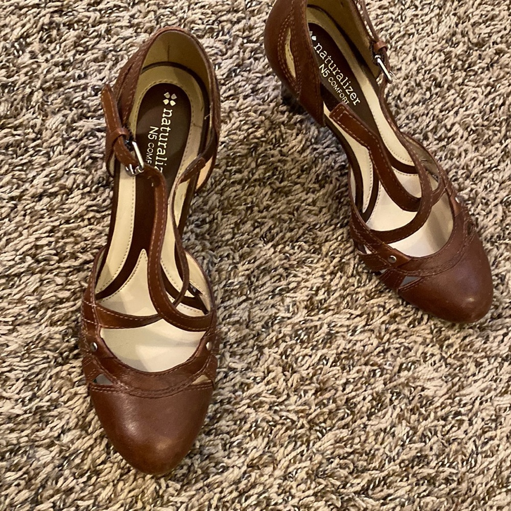 Naturalizer N5 comfort size 7M brown, giving 50’s vibe!